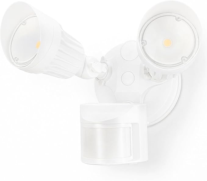 LEONLITE vs Onforu vs LUTEC: Best Outdoor Flood Lights for Driveways in 2026