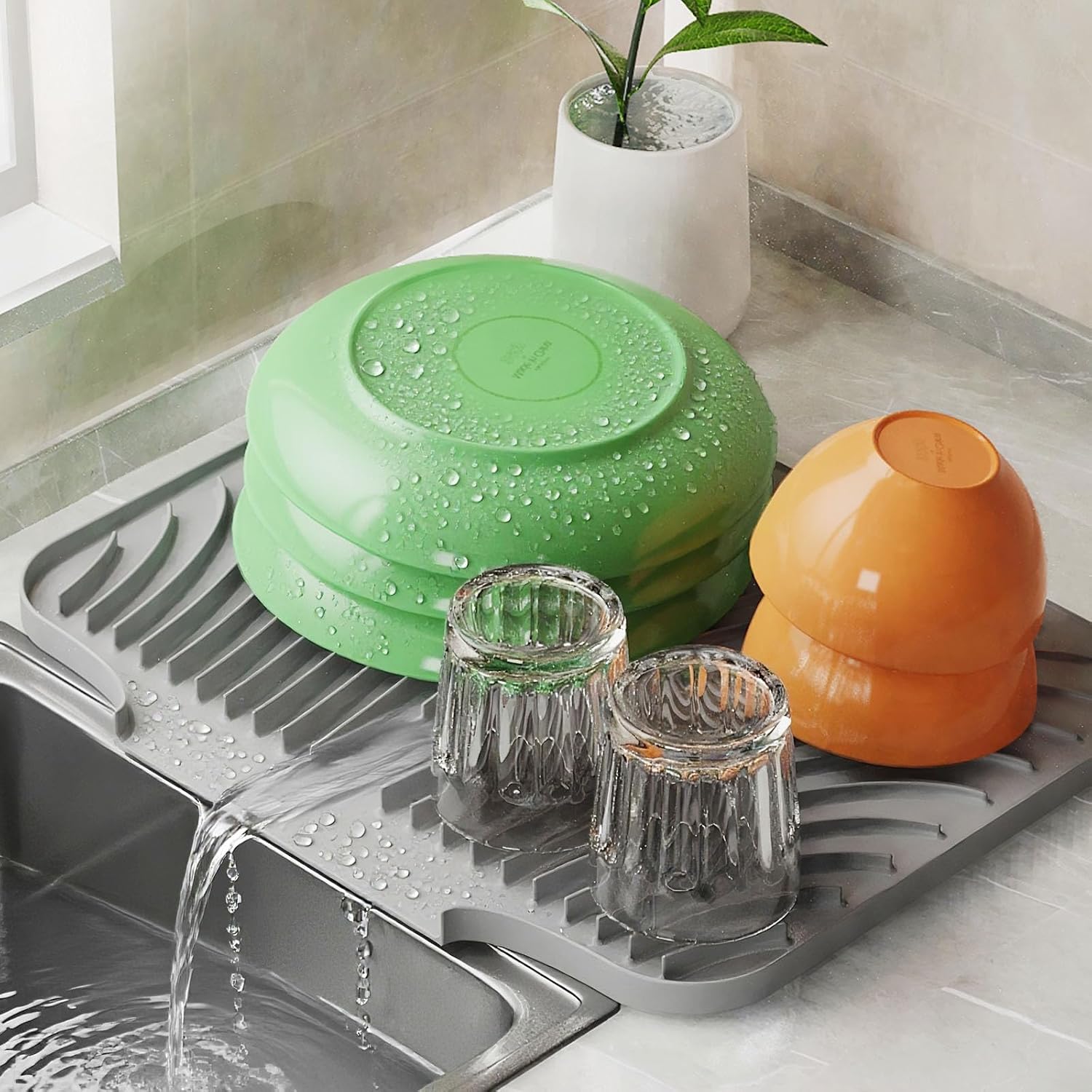 Sloped Silicone Dish Drying Mat