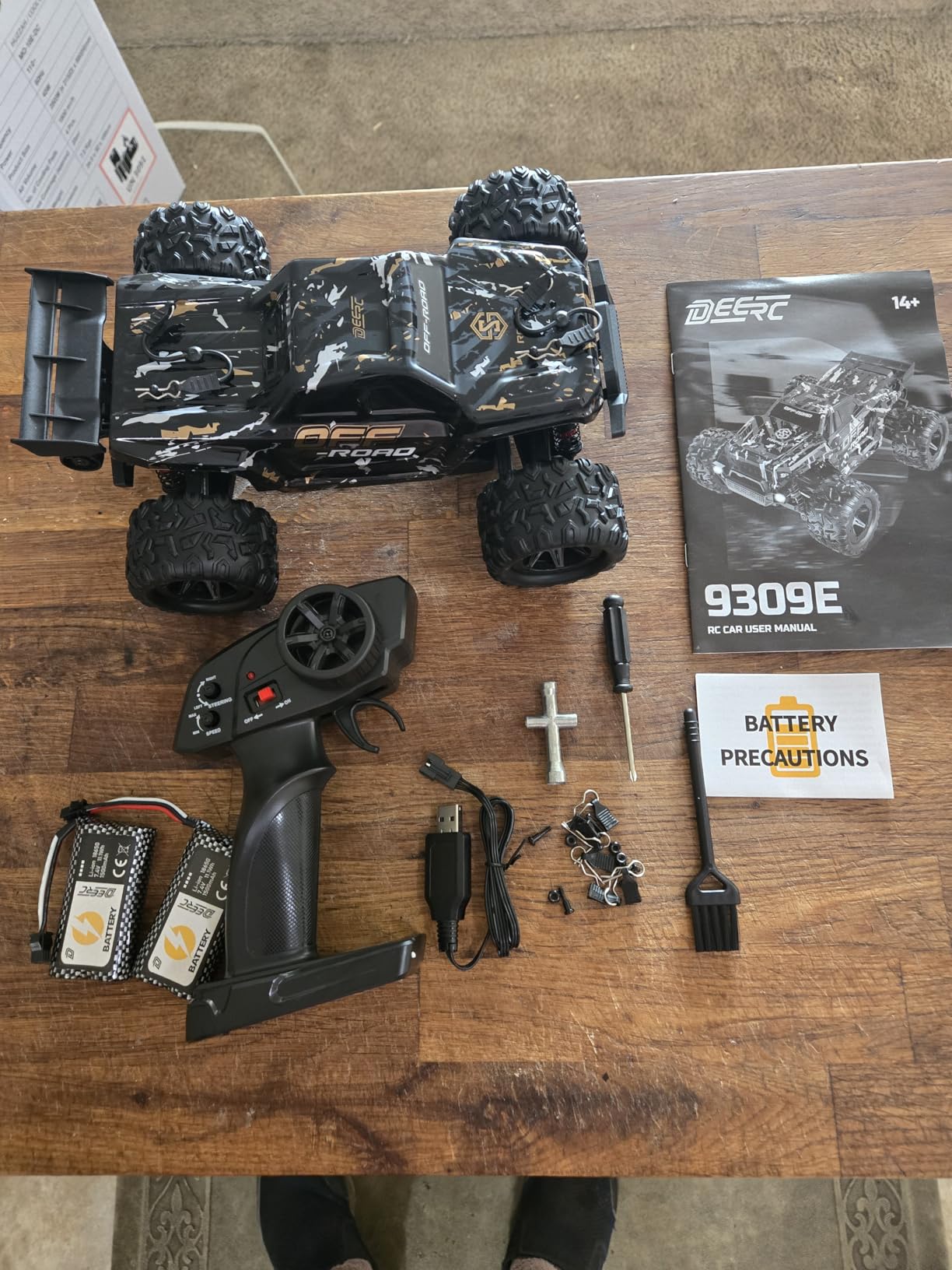 Truck RC DEERC 9309E